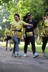 BIB: 0709, 0928
                            <button type="button" onclick="openModal(5039735)" class="btn btn-primary btn-sm float-right btn-popup" data-toggle="modal" data-target=".modal-high-quality">
                        <i class="fas fa-shopping-cart"></i> Add to Cart
                    </button>
                                            <button type="button" onclick="isThisMe(5039735, true)" class="btn btn-success btn-sm float-right btn-popup btn-isme hidden" data-toggle="tooltip" data-placement="bottom" title="นี่คือรูปของคุณใช่ไหม คลิกที่นี่เพื่อเอาเข้าอัลบั้ม">
                        <i class="fas fa-plus"></i> Add to album
                    </button>
                    <button type="button" onclick="isThisMe(5039735, false)" class="btn btn-warning btn-sm float-right btn-popup btn-isnotme hidden">
                        <i class="fas fa-ban"></i> Remove from album
                    </button>