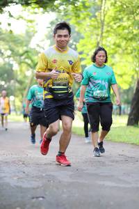 BIB: 0032
                            <button type="button" onclick="openModal(5037549)" class="btn btn-primary btn-sm float-right btn-popup" data-toggle="modal" data-target=".modal-high-quality">
                        <i class="fas fa-shopping-cart"></i> Add to Cart
                    </button>
                                            <button type="button" onclick="isThisMe(5037549, true)" class="btn btn-success btn-sm float-right btn-popup btn-isme hidden" data-toggle="tooltip" data-placement="bottom" title="นี่คือรูปของคุณใช่ไหม คลิกที่นี่เพื่อเอาเข้าอัลบั้ม">
                        <i class="fas fa-plus"></i> Add to album
                    </button>
                    <button type="button" onclick="isThisMe(5037549, false)" class="btn btn-warning btn-sm float-right btn-popup btn-isnotme hidden">
                        <i class="fas fa-ban"></i> Remove from album
                    </button>
