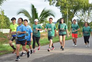 BIB: 824
                            <button type="button" onclick="openModal(5140340)" class="btn btn-primary btn-sm float-right btn-popup" data-toggle="modal" data-target=".modal-high-quality">
                        <i class="fas fa-shopping-cart"></i> Add to Cart
                    </button>
                                            <button type="button" onclick="isThisMe(5140340, true)" class="btn btn-success btn-sm float-right btn-popup btn-isme hidden" data-toggle="tooltip" data-placement="bottom" title="นี่คือรูปของคุณใช่ไหม คลิกที่นี่เพื่อเอาเข้าอัลบั้ม">
                        <i class="fas fa-plus"></i> Add to album
                    </button>
                    <button type="button" onclick="isThisMe(5140340, false)" class="btn btn-warning btn-sm float-right btn-popup btn-isnotme hidden">
                        <i class="fas fa-ban"></i> Remove from album
                    </button>