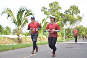 BIB: 00972, 0098
                            <button type="button" onclick="openModal(5142760)" class="btn btn-primary btn-sm float-right btn-popup" data-toggle="modal" data-target=".modal-high-quality">
                        <i class="fas fa-shopping-cart"></i> Add to Cart
                    </button>
                                            <button type="button" onclick="isThisMe(5142760, true)" class="btn btn-success btn-sm float-right btn-popup btn-isme hidden" data-toggle="tooltip" data-placement="bottom" title="นี่คือรูปของคุณใช่ไหม คลิกที่นี่เพื่อเอาเข้าอัลบั้ม">
                        <i class="fas fa-plus"></i> Add to album
                    </button>
                    <button type="button" onclick="isThisMe(5142760, false)" class="btn btn-warning btn-sm float-right btn-popup btn-isnotme hidden">
                        <i class="fas fa-ban"></i> Remove from album
                    </button>