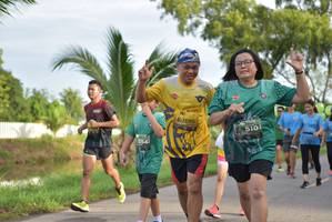 BIB: 1085, 510, 554
                            <button type="button" onclick="openModal(5139971)" class="btn btn-primary btn-sm float-right btn-popup" data-toggle="modal" data-target=".modal-high-quality">
                        <i class="fas fa-shopping-cart"></i> Add to Cart
                    </button>
                                            <button type="button" onclick="isThisMe(5139971, true)" class="btn btn-success btn-sm float-right btn-popup btn-isme hidden" data-toggle="tooltip" data-placement="bottom" title="นี่คือรูปของคุณใช่ไหม คลิกที่นี่เพื่อเอาเข้าอัลบั้ม">
                        <i class="fas fa-plus"></i> Add to album
                    </button>
                    <button type="button" onclick="isThisMe(5139971, false)" class="btn btn-warning btn-sm float-right btn-popup btn-isnotme hidden">
                        <i class="fas fa-ban"></i> Remove from album
                    </button>