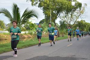 BIB: 601
                            <button type="button" onclick="openModal(5096515)" class="btn btn-primary btn-sm float-right btn-popup" data-toggle="modal" data-target=".modal-high-quality">
                        <i class="fas fa-shopping-cart"></i> Add to Cart
                    </button>
                                            <button type="button" onclick="isThisMe(5096515, true)" class="btn btn-success btn-sm float-right btn-popup btn-isme hidden" data-toggle="tooltip" data-placement="bottom" title="นี่คือรูปของคุณใช่ไหม คลิกที่นี่เพื่อเอาเข้าอัลบั้ม">
                        <i class="fas fa-plus"></i> Add to album
                    </button>
                    <button type="button" onclick="isThisMe(5096515, false)" class="btn btn-warning btn-sm float-right btn-popup btn-isnotme hidden">
                        <i class="fas fa-ban"></i> Remove from album
                    </button>