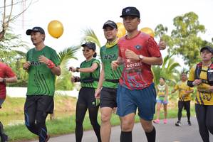 BIB: 0122, 6097, 
                            <button type="button" onclick="openModal(5142042)" class="btn btn-primary btn-sm float-right btn-popup" data-toggle="modal" data-target=".modal-high-quality">
                        <i class="fas fa-shopping-cart"></i> Add to Cart
                    </button>
                                            <button type="button" onclick="isThisMe(5142042, true)" class="btn btn-success btn-sm float-right btn-popup btn-isme hidden" data-toggle="tooltip" data-placement="bottom" title="นี่คือรูปของคุณใช่ไหม คลิกที่นี่เพื่อเอาเข้าอัลบั้ม">
                        <i class="fas fa-plus"></i> Add to album
                    </button>
                    <button type="button" onclick="isThisMe(5142042, false)" class="btn btn-warning btn-sm float-right btn-popup btn-isnotme hidden">
                        <i class="fas fa-ban"></i> Remove from album
                    </button>