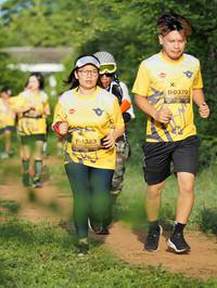 BIB: 0370, 1323
                            <button type="button" onclick="openModal(5150899)" class="btn btn-primary btn-sm float-right btn-popup" data-toggle="modal" data-target=".modal-high-quality">
                        <i class="fas fa-shopping-cart"></i> Add to Cart
                    </button>
                                            <button type="button" onclick="isThisMe(5150899, true)" class="btn btn-success btn-sm float-right btn-popup btn-isme hidden" data-toggle="tooltip" data-placement="bottom" title="นี่คือรูปของคุณใช่ไหม คลิกที่นี่เพื่อเอาเข้าอัลบั้ม">
                        <i class="fas fa-plus"></i> Add to album
                    </button>
                    <button type="button" onclick="isThisMe(5150899, false)" class="btn btn-warning btn-sm float-right btn-popup btn-isnotme hidden">
                        <i class="fas fa-ban"></i> Remove from album
                    </button>