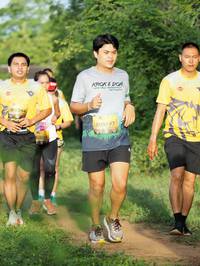 BIB: 0344, 971
                            <button type="button" onclick="openModal(5144481)" class="btn btn-primary btn-sm float-right btn-popup" data-toggle="modal" data-target=".modal-high-quality">
                        <i class="fas fa-shopping-cart"></i> Add to Cart
                    </button>
                                            <button type="button" onclick="isThisMe(5144481, true)" class="btn btn-success btn-sm float-right btn-popup btn-isme hidden" data-toggle="tooltip" data-placement="bottom" title="นี่คือรูปของคุณใช่ไหม คลิกที่นี่เพื่อเอาเข้าอัลบั้ม">
                        <i class="fas fa-plus"></i> Add to album
                    </button>
                    <button type="button" onclick="isThisMe(5144481, false)" class="btn btn-warning btn-sm float-right btn-popup btn-isnotme hidden">
                        <i class="fas fa-ban"></i> Remove from album
                    </button>