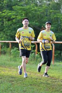 BIB: 0896
                            <button type="button" onclick="openModal(4966883)" class="btn btn-primary btn-sm float-right btn-popup" data-toggle="modal" data-target=".modal-high-quality">
                        <i class="fas fa-shopping-cart"></i> Add to Cart
                    </button>
                                            <button type="button" onclick="isThisMe(4966883, true)" class="btn btn-success btn-sm float-right btn-popup btn-isme hidden" data-toggle="tooltip" data-placement="bottom" title="นี่คือรูปของคุณใช่ไหม คลิกที่นี่เพื่อเอาเข้าอัลบั้ม">
                        <i class="fas fa-plus"></i> Add to album
                    </button>
                    <button type="button" onclick="isThisMe(4966883, false)" class="btn btn-warning btn-sm float-right btn-popup btn-isnotme hidden">
                        <i class="fas fa-ban"></i> Remove from album
                    </button>