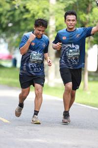 BIB: 0260, 0256
                            <button type="button" onclick="openModal(5009992)" class="btn btn-primary btn-sm float-right btn-popup" data-toggle="modal" data-target=".modal-high-quality">
                        <i class="fas fa-shopping-cart"></i> Add to Cart
                    </button>
                                            <button type="button" onclick="isThisMe(5009992, true)" class="btn btn-success btn-sm float-right btn-popup btn-isme hidden" data-toggle="tooltip" data-placement="bottom" title="นี่คือรูปของคุณใช่ไหม คลิกที่นี่เพื่อเอาเข้าอัลบั้ม">
                        <i class="fas fa-plus"></i> Add to album
                    </button>
                    <button type="button" onclick="isThisMe(5009992, false)" class="btn btn-warning btn-sm float-right btn-popup btn-isnotme hidden">
                        <i class="fas fa-ban"></i> Remove from album
                    </button>