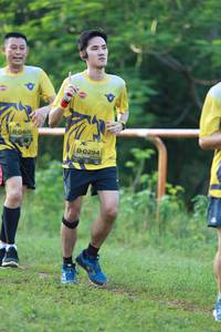 BIB: 0409, 0294
                            <button type="button" onclick="openModal(4950730)" class="btn btn-primary btn-sm float-right btn-popup" data-toggle="modal" data-target=".modal-high-quality">
                        <i class="fas fa-shopping-cart"></i> Add to Cart
                    </button>
                                            <button type="button" onclick="isThisMe(4950730, true)" class="btn btn-success btn-sm float-right btn-popup btn-isme hidden" data-toggle="tooltip" data-placement="bottom" title="นี่คือรูปของคุณใช่ไหม คลิกที่นี่เพื่อเอาเข้าอัลบั้ม">
                        <i class="fas fa-plus"></i> Add to album
                    </button>
                    <button type="button" onclick="isThisMe(4950730, false)" class="btn btn-warning btn-sm float-right btn-popup btn-isnotme hidden">
                        <i class="fas fa-ban"></i> Remove from album
                    </button>