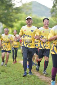 BIB: 0702
                            <button type="button" onclick="openModal(4984196)" class="btn btn-primary btn-sm float-right btn-popup" data-toggle="modal" data-target=".modal-high-quality">
                        <i class="fas fa-shopping-cart"></i> Add to Cart
                    </button>
                                            <button type="button" onclick="isThisMe(4984196, true)" class="btn btn-success btn-sm float-right btn-popup btn-isme hidden" data-toggle="tooltip" data-placement="bottom" title="นี่คือรูปของคุณใช่ไหม คลิกที่นี่เพื่อเอาเข้าอัลบั้ม">
                        <i class="fas fa-plus"></i> Add to album
                    </button>
                    <button type="button" onclick="isThisMe(4984196, false)" class="btn btn-warning btn-sm float-right btn-popup btn-isnotme hidden">
                        <i class="fas fa-ban"></i> Remove from album
                    </button>