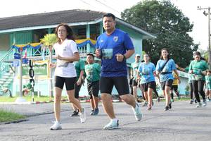 BIB: 
                            <button type="button" onclick="openModal(5233109)" class="btn btn-primary btn-sm float-right btn-popup" data-toggle="modal" data-target=".modal-high-quality">
                        <i class="fas fa-shopping-cart"></i> Add to Cart
                    </button>
                                            <button type="button" onclick="isThisMe(5233109, true)" class="btn btn-success btn-sm float-right btn-popup btn-isme hidden" data-toggle="tooltip" data-placement="bottom" title="นี่คือรูปของคุณใช่ไหม คลิกที่นี่เพื่อเอาเข้าอัลบั้ม">
                        <i class="fas fa-plus"></i> Add to album
                    </button>
                    <button type="button" onclick="isThisMe(5233109, false)" class="btn btn-warning btn-sm float-right btn-popup btn-isnotme hidden">
                        <i class="fas fa-ban"></i> Remove from album
                    </button>