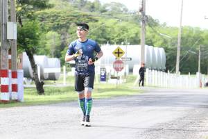 BIB: 940
                            <button type="button" onclick="openModal(5237961)" class="btn btn-primary btn-sm float-right btn-popup" data-toggle="modal" data-target=".modal-high-quality">
                        <i class="fas fa-shopping-cart"></i> Add to Cart
                    </button>
                                            <button type="button" onclick="isThisMe(5237961, true)" class="btn btn-success btn-sm float-right btn-popup btn-isme hidden" data-toggle="tooltip" data-placement="bottom" title="นี่คือรูปของคุณใช่ไหม คลิกที่นี่เพื่อเอาเข้าอัลบั้ม">
                        <i class="fas fa-plus"></i> Add to album
                    </button>
                    <button type="button" onclick="isThisMe(5237961, false)" class="btn btn-warning btn-sm float-right btn-popup btn-isnotme hidden">
                        <i class="fas fa-ban"></i> Remove from album
                    </button>