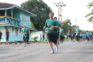 BIB: 822
                            <button type="button" onclick="openModal(5232768)" class="btn btn-primary btn-sm float-right btn-popup" data-toggle="modal" data-target=".modal-high-quality">
                        <i class="fas fa-shopping-cart"></i> Add to Cart
                    </button>
                                            <button type="button" onclick="isThisMe(5232768, true)" class="btn btn-success btn-sm float-right btn-popup btn-isme hidden" data-toggle="tooltip" data-placement="bottom" title="นี่คือรูปของคุณใช่ไหม คลิกที่นี่เพื่อเอาเข้าอัลบั้ม">
                        <i class="fas fa-plus"></i> Add to album
                    </button>
                    <button type="button" onclick="isThisMe(5232768, false)" class="btn btn-warning btn-sm float-right btn-popup btn-isnotme hidden">
                        <i class="fas fa-ban"></i> Remove from album
                    </button>