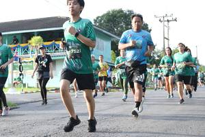 BIB: 752
                            <button type="button" onclick="openModal(5232829)" class="btn btn-primary btn-sm float-right btn-popup" data-toggle="modal" data-target=".modal-high-quality">
                        <i class="fas fa-shopping-cart"></i> Add to Cart
                    </button>
                                            <button type="button" onclick="isThisMe(5232829, true)" class="btn btn-success btn-sm float-right btn-popup btn-isme hidden" data-toggle="tooltip" data-placement="bottom" title="นี่คือรูปของคุณใช่ไหม คลิกที่นี่เพื่อเอาเข้าอัลบั้ม">
                        <i class="fas fa-plus"></i> Add to album
                    </button>
                    <button type="button" onclick="isThisMe(5232829, false)" class="btn btn-warning btn-sm float-right btn-popup btn-isnotme hidden">
                        <i class="fas fa-ban"></i> Remove from album
                    </button>