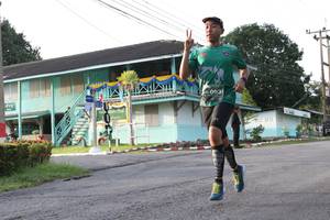 BIB: 093
                            <button type="button" onclick="openModal(5231603)" class="btn btn-primary btn-sm float-right btn-popup" data-toggle="modal" data-target=".modal-high-quality">
                        <i class="fas fa-shopping-cart"></i> Add to Cart
                    </button>
                                            <button type="button" onclick="isThisMe(5231603, true)" class="btn btn-success btn-sm float-right btn-popup btn-isme hidden" data-toggle="tooltip" data-placement="bottom" title="นี่คือรูปของคุณใช่ไหม คลิกที่นี่เพื่อเอาเข้าอัลบั้ม">
                        <i class="fas fa-plus"></i> Add to album
                    </button>
                    <button type="button" onclick="isThisMe(5231603, false)" class="btn btn-warning btn-sm float-right btn-popup btn-isnotme hidden">
                        <i class="fas fa-ban"></i> Remove from album
                    </button>