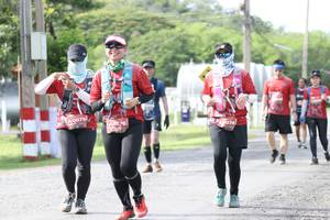 BIB: 075, 0076
                            <button type="button" onclick="openModal(5237824)" class="btn btn-primary btn-sm float-right btn-popup" data-toggle="modal" data-target=".modal-high-quality">
                        <i class="fas fa-shopping-cart"></i> Add to Cart
                    </button>
                                            <button type="button" onclick="isThisMe(5237824, true)" class="btn btn-success btn-sm float-right btn-popup btn-isme hidden" data-toggle="tooltip" data-placement="bottom" title="นี่คือรูปของคุณใช่ไหม คลิกที่นี่เพื่อเอาเข้าอัลบั้ม">
                        <i class="fas fa-plus"></i> Add to album
                    </button>
                    <button type="button" onclick="isThisMe(5237824, false)" class="btn btn-warning btn-sm float-right btn-popup btn-isnotme hidden">
                        <i class="fas fa-ban"></i> Remove from album
                    </button>