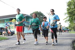 BIB: 
                            <button type="button" onclick="openModal(5233167)" class="btn btn-primary btn-sm float-right btn-popup" data-toggle="modal" data-target=".modal-high-quality">
                        <i class="fas fa-shopping-cart"></i> Add to Cart
                    </button>
                                            <button type="button" onclick="isThisMe(5233167, true)" class="btn btn-success btn-sm float-right btn-popup btn-isme hidden" data-toggle="tooltip" data-placement="bottom" title="นี่คือรูปของคุณใช่ไหม คลิกที่นี่เพื่อเอาเข้าอัลบั้ม">
                        <i class="fas fa-plus"></i> Add to album
                    </button>
                    <button type="button" onclick="isThisMe(5233167, false)" class="btn btn-warning btn-sm float-right btn-popup btn-isnotme hidden">
                        <i class="fas fa-ban"></i> Remove from album
                    </button>