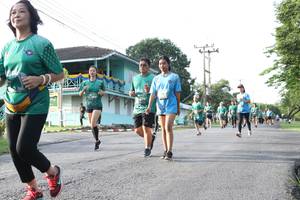 BIB: 
                            <button type="button" onclick="openModal(5232801)" class="btn btn-primary btn-sm float-right btn-popup" data-toggle="modal" data-target=".modal-high-quality">
                        <i class="fas fa-shopping-cart"></i> Add to Cart
                    </button>
                                            <button type="button" onclick="isThisMe(5232801, true)" class="btn btn-success btn-sm float-right btn-popup btn-isme hidden" data-toggle="tooltip" data-placement="bottom" title="นี่คือรูปของคุณใช่ไหม คลิกที่นี่เพื่อเอาเข้าอัลบั้ม">
                        <i class="fas fa-plus"></i> Add to album
                    </button>
                    <button type="button" onclick="isThisMe(5232801, false)" class="btn btn-warning btn-sm float-right btn-popup btn-isnotme hidden">
                        <i class="fas fa-ban"></i> Remove from album
                    </button>