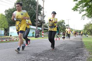 BIB: 20899, 142
                            <button type="button" onclick="openModal(5234123)" class="btn btn-primary btn-sm float-right btn-popup" data-toggle="modal" data-target=".modal-high-quality">
                        <i class="fas fa-shopping-cart"></i> Add to Cart
                    </button>
                                            <button type="button" onclick="isThisMe(5234123, true)" class="btn btn-success btn-sm float-right btn-popup btn-isme hidden" data-toggle="tooltip" data-placement="bottom" title="นี่คือรูปของคุณใช่ไหม คลิกที่นี่เพื่อเอาเข้าอัลบั้ม">
                        <i class="fas fa-plus"></i> Add to album
                    </button>
                    <button type="button" onclick="isThisMe(5234123, false)" class="btn btn-warning btn-sm float-right btn-popup btn-isnotme hidden">
                        <i class="fas fa-ban"></i> Remove from album
                    </button>