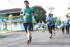 BIB: 649
                            <button type="button" onclick="openModal(5233017)" class="btn btn-primary btn-sm float-right btn-popup" data-toggle="modal" data-target=".modal-high-quality">
                        <i class="fas fa-shopping-cart"></i> Add to Cart
                    </button>
                                            <button type="button" onclick="isThisMe(5233017, true)" class="btn btn-success btn-sm float-right btn-popup btn-isme hidden" data-toggle="tooltip" data-placement="bottom" title="นี่คือรูปของคุณใช่ไหม คลิกที่นี่เพื่อเอาเข้าอัลบั้ม">
                        <i class="fas fa-plus"></i> Add to album
                    </button>
                    <button type="button" onclick="isThisMe(5233017, false)" class="btn btn-warning btn-sm float-right btn-popup btn-isnotme hidden">
                        <i class="fas fa-ban"></i> Remove from album
                    </button>