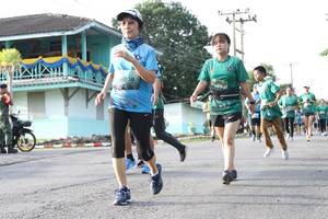 BIB: 038, 852
                            <button type="button" onclick="openModal(5233258)" class="btn btn-primary btn-sm float-right btn-popup" data-toggle="modal" data-target=".modal-high-quality">
                        <i class="fas fa-shopping-cart"></i> Add to Cart
                    </button>
                                            <button type="button" onclick="isThisMe(5233258, true)" class="btn btn-success btn-sm float-right btn-popup btn-isme hidden" data-toggle="tooltip" data-placement="bottom" title="นี่คือรูปของคุณใช่ไหม คลิกที่นี่เพื่อเอาเข้าอัลบั้ม">
                        <i class="fas fa-plus"></i> Add to album
                    </button>
                    <button type="button" onclick="isThisMe(5233258, false)" class="btn btn-warning btn-sm float-right btn-popup btn-isnotme hidden">
                        <i class="fas fa-ban"></i> Remove from album
                    </button>