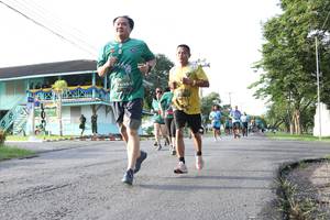 BIB: 951
                            <button type="button" onclick="openModal(5232597)" class="btn btn-primary btn-sm float-right btn-popup" data-toggle="modal" data-target=".modal-high-quality">
                        <i class="fas fa-shopping-cart"></i> Add to Cart
                    </button>
                                            <button type="button" onclick="isThisMe(5232597, true)" class="btn btn-success btn-sm float-right btn-popup btn-isme hidden" data-toggle="tooltip" data-placement="bottom" title="นี่คือรูปของคุณใช่ไหม คลิกที่นี่เพื่อเอาเข้าอัลบั้ม">
                        <i class="fas fa-plus"></i> Add to album
                    </button>
                    <button type="button" onclick="isThisMe(5232597, false)" class="btn btn-warning btn-sm float-right btn-popup btn-isnotme hidden">
                        <i class="fas fa-ban"></i> Remove from album
                    </button>