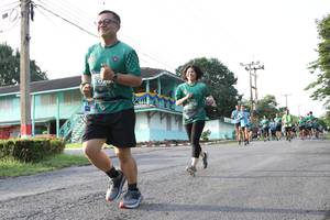 BIB: 721
                            <button type="button" onclick="openModal(5232055)" class="btn btn-primary btn-sm float-right btn-popup" data-toggle="modal" data-target=".modal-high-quality">
                        <i class="fas fa-shopping-cart"></i> Add to Cart
                    </button>
                                            <button type="button" onclick="isThisMe(5232055, true)" class="btn btn-success btn-sm float-right btn-popup btn-isme hidden" data-toggle="tooltip" data-placement="bottom" title="นี่คือรูปของคุณใช่ไหม คลิกที่นี่เพื่อเอาเข้าอัลบั้ม">
                        <i class="fas fa-plus"></i> Add to album
                    </button>
                    <button type="button" onclick="isThisMe(5232055, false)" class="btn btn-warning btn-sm float-right btn-popup btn-isnotme hidden">
                        <i class="fas fa-ban"></i> Remove from album
                    </button>