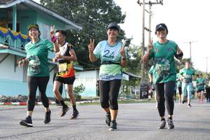 BIB: 0431, 620
                            <button type="button" onclick="openModal(5232452)" class="btn btn-primary btn-sm float-right btn-popup" data-toggle="modal" data-target=".modal-high-quality">
                        <i class="fas fa-shopping-cart"></i> Add to Cart
                    </button>
                                            <button type="button" onclick="isThisMe(5232452, true)" class="btn btn-success btn-sm float-right btn-popup btn-isme hidden" data-toggle="tooltip" data-placement="bottom" title="นี่คือรูปของคุณใช่ไหม คลิกที่นี่เพื่อเอาเข้าอัลบั้ม">
                        <i class="fas fa-plus"></i> Add to album
                    </button>
                    <button type="button" onclick="isThisMe(5232452, false)" class="btn btn-warning btn-sm float-right btn-popup btn-isnotme hidden">
                        <i class="fas fa-ban"></i> Remove from album
                    </button>