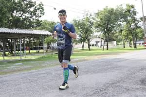 BIB: 940
                            <button type="button" onclick="openModal(5237963)" class="btn btn-primary btn-sm float-right btn-popup" data-toggle="modal" data-target=".modal-high-quality">
                        <i class="fas fa-shopping-cart"></i> Add to Cart
                    </button>
                                            <button type="button" onclick="isThisMe(5237963, true)" class="btn btn-success btn-sm float-right btn-popup btn-isme hidden" data-toggle="tooltip" data-placement="bottom" title="นี่คือรูปของคุณใช่ไหม คลิกที่นี่เพื่อเอาเข้าอัลบั้ม">
                        <i class="fas fa-plus"></i> Add to album
                    </button>
                    <button type="button" onclick="isThisMe(5237963, false)" class="btn btn-warning btn-sm float-right btn-popup btn-isnotme hidden">
                        <i class="fas fa-ban"></i> Remove from album
                    </button>