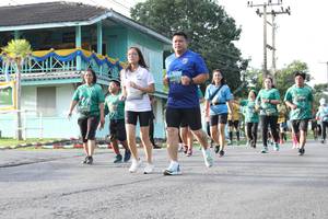 BIB: 
                            <button type="button" onclick="openModal(5233103)" class="btn btn-primary btn-sm float-right btn-popup" data-toggle="modal" data-target=".modal-high-quality">
                        <i class="fas fa-shopping-cart"></i> Add to Cart
                    </button>
                                            <button type="button" onclick="isThisMe(5233103, true)" class="btn btn-success btn-sm float-right btn-popup btn-isme hidden" data-toggle="tooltip" data-placement="bottom" title="นี่คือรูปของคุณใช่ไหม คลิกที่นี่เพื่อเอาเข้าอัลบั้ม">
                        <i class="fas fa-plus"></i> Add to album
                    </button>
                    <button type="button" onclick="isThisMe(5233103, false)" class="btn btn-warning btn-sm float-right btn-popup btn-isnotme hidden">
                        <i class="fas fa-ban"></i> Remove from album
                    </button>