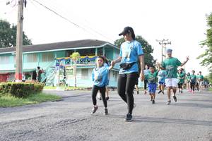 BIB: 
                            <button type="button" onclick="openModal(5233021)" class="btn btn-primary btn-sm float-right btn-popup" data-toggle="modal" data-target=".modal-high-quality">
                        <i class="fas fa-shopping-cart"></i> Add to Cart
                    </button>
                                            <button type="button" onclick="isThisMe(5233021, true)" class="btn btn-success btn-sm float-right btn-popup btn-isme hidden" data-toggle="tooltip" data-placement="bottom" title="นี่คือรูปของคุณใช่ไหม คลิกที่นี่เพื่อเอาเข้าอัลบั้ม">
                        <i class="fas fa-plus"></i> Add to album
                    </button>
                    <button type="button" onclick="isThisMe(5233021, false)" class="btn btn-warning btn-sm float-right btn-popup btn-isnotme hidden">
                        <i class="fas fa-ban"></i> Remove from album
                    </button>