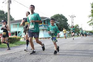 BIB: 320, 321
                            <button type="button" onclick="openModal(5233141)" class="btn btn-primary btn-sm float-right btn-popup" data-toggle="modal" data-target=".modal-high-quality">
                        <i class="fas fa-shopping-cart"></i> Add to Cart
                    </button>
                                            <button type="button" onclick="isThisMe(5233141, true)" class="btn btn-success btn-sm float-right btn-popup btn-isme hidden" data-toggle="tooltip" data-placement="bottom" title="นี่คือรูปของคุณใช่ไหม คลิกที่นี่เพื่อเอาเข้าอัลบั้ม">
                        <i class="fas fa-plus"></i> Add to album
                    </button>
                    <button type="button" onclick="isThisMe(5233141, false)" class="btn btn-warning btn-sm float-right btn-popup btn-isnotme hidden">
                        <i class="fas fa-ban"></i> Remove from album
                    </button>