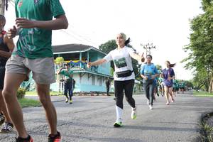 BIB: 705
                            <button type="button" onclick="openModal(5232553)" class="btn btn-primary btn-sm float-right btn-popup" data-toggle="modal" data-target=".modal-high-quality">
                        <i class="fas fa-shopping-cart"></i> Add to Cart
                    </button>
                                            <button type="button" onclick="isThisMe(5232553, true)" class="btn btn-success btn-sm float-right btn-popup btn-isme hidden" data-toggle="tooltip" data-placement="bottom" title="นี่คือรูปของคุณใช่ไหม คลิกที่นี่เพื่อเอาเข้าอัลบั้ม">
                        <i class="fas fa-plus"></i> Add to album
                    </button>
                    <button type="button" onclick="isThisMe(5232553, false)" class="btn btn-warning btn-sm float-right btn-popup btn-isnotme hidden">
                        <i class="fas fa-ban"></i> Remove from album
                    </button>