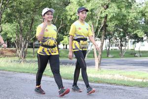 BIB: 0300
                            <button type="button" onclick="openModal(5236215)" class="btn btn-primary btn-sm float-right btn-popup" data-toggle="modal" data-target=".modal-high-quality">
                        <i class="fas fa-shopping-cart"></i> Add to Cart
                    </button>
                                            <button type="button" onclick="isThisMe(5236215, true)" class="btn btn-success btn-sm float-right btn-popup btn-isme hidden" data-toggle="tooltip" data-placement="bottom" title="นี่คือรูปของคุณใช่ไหม คลิกที่นี่เพื่อเอาเข้าอัลบั้ม">
                        <i class="fas fa-plus"></i> Add to album
                    </button>
                    <button type="button" onclick="isThisMe(5236215, false)" class="btn btn-warning btn-sm float-right btn-popup btn-isnotme hidden">
                        <i class="fas fa-ban"></i> Remove from album
                    </button>