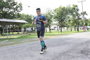 BIB: 940
                            <button type="button" onclick="openModal(5237962)" class="btn btn-primary btn-sm float-right btn-popup" data-toggle="modal" data-target=".modal-high-quality">
                        <i class="fas fa-shopping-cart"></i> Add to Cart
                    </button>
                                            <button type="button" onclick="isThisMe(5237962, true)" class="btn btn-success btn-sm float-right btn-popup btn-isme hidden" data-toggle="tooltip" data-placement="bottom" title="นี่คือรูปของคุณใช่ไหม คลิกที่นี่เพื่อเอาเข้าอัลบั้ม">
                        <i class="fas fa-plus"></i> Add to album
                    </button>
                    <button type="button" onclick="isThisMe(5237962, false)" class="btn btn-warning btn-sm float-right btn-popup btn-isnotme hidden">
                        <i class="fas fa-ban"></i> Remove from album
                    </button>