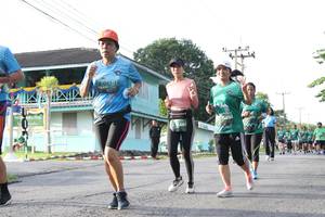 BIB: 0451
                            <button type="button" onclick="openModal(5232972)" class="btn btn-primary btn-sm float-right btn-popup" data-toggle="modal" data-target=".modal-high-quality">
                        <i class="fas fa-shopping-cart"></i> Add to Cart
                    </button>
                                            <button type="button" onclick="isThisMe(5232972, true)" class="btn btn-success btn-sm float-right btn-popup btn-isme hidden" data-toggle="tooltip" data-placement="bottom" title="นี่คือรูปของคุณใช่ไหม คลิกที่นี่เพื่อเอาเข้าอัลบั้ม">
                        <i class="fas fa-plus"></i> Add to album
                    </button>
                    <button type="button" onclick="isThisMe(5232972, false)" class="btn btn-warning btn-sm float-right btn-popup btn-isnotme hidden">
                        <i class="fas fa-ban"></i> Remove from album
                    </button>