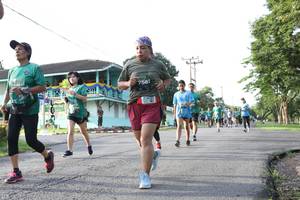 BIB: 040, 7561
                            <button type="button" onclick="openModal(5232795)" class="btn btn-primary btn-sm float-right btn-popup" data-toggle="modal" data-target=".modal-high-quality">
                        <i class="fas fa-shopping-cart"></i> Add to Cart
                    </button>
                                            <button type="button" onclick="isThisMe(5232795, true)" class="btn btn-success btn-sm float-right btn-popup btn-isme hidden" data-toggle="tooltip" data-placement="bottom" title="นี่คือรูปของคุณใช่ไหม คลิกที่นี่เพื่อเอาเข้าอัลบั้ม">
                        <i class="fas fa-plus"></i> Add to album
                    </button>
                    <button type="button" onclick="isThisMe(5232795, false)" class="btn btn-warning btn-sm float-right btn-popup btn-isnotme hidden">
                        <i class="fas fa-ban"></i> Remove from album
                    </button>