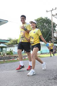 BIB: 405
                            <button type="button" onclick="openModal(5235650)" class="btn btn-primary btn-sm float-right btn-popup" data-toggle="modal" data-target=".modal-high-quality">
                        <i class="fas fa-shopping-cart"></i> Add to Cart
                    </button>
                                            <button type="button" onclick="isThisMe(5235650, true)" class="btn btn-success btn-sm float-right btn-popup btn-isme hidden" data-toggle="tooltip" data-placement="bottom" title="นี่คือรูปของคุณใช่ไหม คลิกที่นี่เพื่อเอาเข้าอัลบั้ม">
                        <i class="fas fa-plus"></i> Add to album
                    </button>
                    <button type="button" onclick="isThisMe(5235650, false)" class="btn btn-warning btn-sm float-right btn-popup btn-isnotme hidden">
                        <i class="fas fa-ban"></i> Remove from album
                    </button>