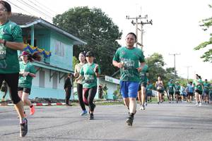 BIB: 571, 5331, 1671
                            <button type="button" onclick="openModal(5232465)" class="btn btn-primary btn-sm float-right btn-popup" data-toggle="modal" data-target=".modal-high-quality">
                        <i class="fas fa-shopping-cart"></i> Add to Cart
                    </button>
                                            <button type="button" onclick="isThisMe(5232465, true)" class="btn btn-success btn-sm float-right btn-popup btn-isme hidden" data-toggle="tooltip" data-placement="bottom" title="นี่คือรูปของคุณใช่ไหม คลิกที่นี่เพื่อเอาเข้าอัลบั้ม">
                        <i class="fas fa-plus"></i> Add to album
                    </button>
                    <button type="button" onclick="isThisMe(5232465, false)" class="btn btn-warning btn-sm float-right btn-popup btn-isnotme hidden">
                        <i class="fas fa-ban"></i> Remove from album
                    </button>