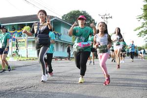 BIB: 281
                            <button type="button" onclick="openModal(5232843)" class="btn btn-primary btn-sm float-right btn-popup" data-toggle="modal" data-target=".modal-high-quality">
                        <i class="fas fa-shopping-cart"></i> Add to Cart
                    </button>
                                            <button type="button" onclick="isThisMe(5232843, true)" class="btn btn-success btn-sm float-right btn-popup btn-isme hidden" data-toggle="tooltip" data-placement="bottom" title="นี่คือรูปของคุณใช่ไหม คลิกที่นี่เพื่อเอาเข้าอัลบั้ม">
                        <i class="fas fa-plus"></i> Add to album
                    </button>
                    <button type="button" onclick="isThisMe(5232843, false)" class="btn btn-warning btn-sm float-right btn-popup btn-isnotme hidden">
                        <i class="fas fa-ban"></i> Remove from album
                    </button>