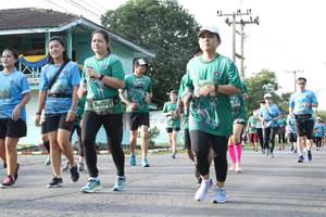 BIB: 0141
                            <button type="button" onclick="openModal(5233113)" class="btn btn-primary btn-sm float-right btn-popup" data-toggle="modal" data-target=".modal-high-quality">
                        <i class="fas fa-shopping-cart"></i> Add to Cart
                    </button>
                                            <button type="button" onclick="isThisMe(5233113, true)" class="btn btn-success btn-sm float-right btn-popup btn-isme hidden" data-toggle="tooltip" data-placement="bottom" title="นี่คือรูปของคุณใช่ไหม คลิกที่นี่เพื่อเอาเข้าอัลบั้ม">
                        <i class="fas fa-plus"></i> Add to album
                    </button>
                    <button type="button" onclick="isThisMe(5233113, false)" class="btn btn-warning btn-sm float-right btn-popup btn-isnotme hidden">
                        <i class="fas fa-ban"></i> Remove from album
                    </button>