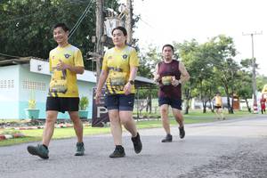 BIB: 0913, 914
                            <button type="button" onclick="openModal(5235600)" class="btn btn-primary btn-sm float-right btn-popup" data-toggle="modal" data-target=".modal-high-quality">
                        <i class="fas fa-shopping-cart"></i> Add to Cart
                    </button>
                                            <button type="button" onclick="isThisMe(5235600, true)" class="btn btn-success btn-sm float-right btn-popup btn-isme hidden" data-toggle="tooltip" data-placement="bottom" title="นี่คือรูปของคุณใช่ไหม คลิกที่นี่เพื่อเอาเข้าอัลบั้ม">
                        <i class="fas fa-plus"></i> Add to album
                    </button>
                    <button type="button" onclick="isThisMe(5235600, false)" class="btn btn-warning btn-sm float-right btn-popup btn-isnotme hidden">
                        <i class="fas fa-ban"></i> Remove from album
                    </button>