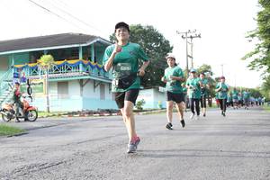 BIB: 685, 407
                            <button type="button" onclick="openModal(5233150)" class="btn btn-primary btn-sm float-right btn-popup" data-toggle="modal" data-target=".modal-high-quality">
                        <i class="fas fa-shopping-cart"></i> Add to Cart
                    </button>
                                            <button type="button" onclick="isThisMe(5233150, true)" class="btn btn-success btn-sm float-right btn-popup btn-isme hidden" data-toggle="tooltip" data-placement="bottom" title="นี่คือรูปของคุณใช่ไหม คลิกที่นี่เพื่อเอาเข้าอัลบั้ม">
                        <i class="fas fa-plus"></i> Add to album
                    </button>
                    <button type="button" onclick="isThisMe(5233150, false)" class="btn btn-warning btn-sm float-right btn-popup btn-isnotme hidden">
                        <i class="fas fa-ban"></i> Remove from album
                    </button>