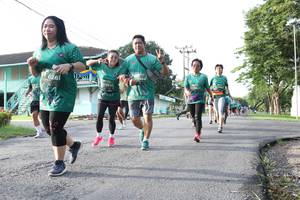 BIB: 626
                            <button type="button" onclick="openModal(5233033)" class="btn btn-primary btn-sm float-right btn-popup" data-toggle="modal" data-target=".modal-high-quality">
                        <i class="fas fa-shopping-cart"></i> Add to Cart
                    </button>
                                            <button type="button" onclick="isThisMe(5233033, true)" class="btn btn-success btn-sm float-right btn-popup btn-isme hidden" data-toggle="tooltip" data-placement="bottom" title="นี่คือรูปของคุณใช่ไหม คลิกที่นี่เพื่อเอาเข้าอัลบั้ม">
                        <i class="fas fa-plus"></i> Add to album
                    </button>
                    <button type="button" onclick="isThisMe(5233033, false)" class="btn btn-warning btn-sm float-right btn-popup btn-isnotme hidden">
                        <i class="fas fa-ban"></i> Remove from album
                    </button>