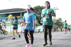 BIB: 223
                            <button type="button" onclick="openModal(5233135)" class="btn btn-primary btn-sm float-right btn-popup" data-toggle="modal" data-target=".modal-high-quality">
                        <i class="fas fa-shopping-cart"></i> Add to Cart
                    </button>
                                            <button type="button" onclick="isThisMe(5233135, true)" class="btn btn-success btn-sm float-right btn-popup btn-isme hidden" data-toggle="tooltip" data-placement="bottom" title="นี่คือรูปของคุณใช่ไหม คลิกที่นี่เพื่อเอาเข้าอัลบั้ม">
                        <i class="fas fa-plus"></i> Add to album
                    </button>
                    <button type="button" onclick="isThisMe(5233135, false)" class="btn btn-warning btn-sm float-right btn-popup btn-isnotme hidden">
                        <i class="fas fa-ban"></i> Remove from album
                    </button>