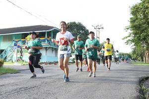 BIB: 676
                            <button type="button" onclick="openModal(5232441)" class="btn btn-primary btn-sm float-right btn-popup" data-toggle="modal" data-target=".modal-high-quality">
                        <i class="fas fa-shopping-cart"></i> Add to Cart
                    </button>
                                            <button type="button" onclick="isThisMe(5232441, true)" class="btn btn-success btn-sm float-right btn-popup btn-isme hidden" data-toggle="tooltip" data-placement="bottom" title="นี่คือรูปของคุณใช่ไหม คลิกที่นี่เพื่อเอาเข้าอัลบั้ม">
                        <i class="fas fa-plus"></i> Add to album
                    </button>
                    <button type="button" onclick="isThisMe(5232441, false)" class="btn btn-warning btn-sm float-right btn-popup btn-isnotme hidden">
                        <i class="fas fa-ban"></i> Remove from album
                    </button>