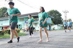 BIB: 342, 8411
                            <button type="button" onclick="openModal(5233331)" class="btn btn-primary btn-sm float-right btn-popup" data-toggle="modal" data-target=".modal-high-quality">
                        <i class="fas fa-shopping-cart"></i> Add to Cart
                    </button>
                                            <button type="button" onclick="isThisMe(5233331, true)" class="btn btn-success btn-sm float-right btn-popup btn-isme hidden" data-toggle="tooltip" data-placement="bottom" title="นี่คือรูปของคุณใช่ไหม คลิกที่นี่เพื่อเอาเข้าอัลบั้ม">
                        <i class="fas fa-plus"></i> Add to album
                    </button>
                    <button type="button" onclick="isThisMe(5233331, false)" class="btn btn-warning btn-sm float-right btn-popup btn-isnotme hidden">
                        <i class="fas fa-ban"></i> Remove from album
                    </button>