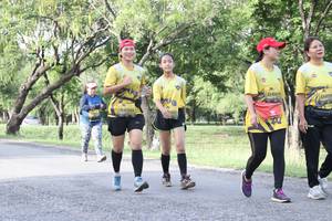 BIB: 0306
                            <button type="button" onclick="openModal(5236292)" class="btn btn-primary btn-sm float-right btn-popup" data-toggle="modal" data-target=".modal-high-quality">
                        <i class="fas fa-shopping-cart"></i> Add to Cart
                    </button>
                                            <button type="button" onclick="isThisMe(5236292, true)" class="btn btn-success btn-sm float-right btn-popup btn-isme hidden" data-toggle="tooltip" data-placement="bottom" title="นี่คือรูปของคุณใช่ไหม คลิกที่นี่เพื่อเอาเข้าอัลบั้ม">
                        <i class="fas fa-plus"></i> Add to album
                    </button>
                    <button type="button" onclick="isThisMe(5236292, false)" class="btn btn-warning btn-sm float-right btn-popup btn-isnotme hidden">
                        <i class="fas fa-ban"></i> Remove from album
                    </button>