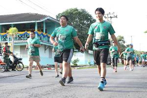 BIB: 037, 0311, 
                            <button type="button" onclick="openModal(5233238)" class="btn btn-primary btn-sm float-right btn-popup" data-toggle="modal" data-target=".modal-high-quality">
                        <i class="fas fa-shopping-cart"></i> Add to Cart
                    </button>
                                            <button type="button" onclick="isThisMe(5233238, true)" class="btn btn-success btn-sm float-right btn-popup btn-isme hidden" data-toggle="tooltip" data-placement="bottom" title="นี่คือรูปของคุณใช่ไหม คลิกที่นี่เพื่อเอาเข้าอัลบั้ม">
                        <i class="fas fa-plus"></i> Add to album
                    </button>
                    <button type="button" onclick="isThisMe(5233238, false)" class="btn btn-warning btn-sm float-right btn-popup btn-isnotme hidden">
                        <i class="fas fa-ban"></i> Remove from album
                    </button>