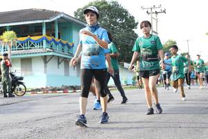 BIB: 038, 852
                            <button type="button" onclick="openModal(5233257)" class="btn btn-primary btn-sm float-right btn-popup" data-toggle="modal" data-target=".modal-high-quality">
                        <i class="fas fa-shopping-cart"></i> Add to Cart
                    </button>
                                            <button type="button" onclick="isThisMe(5233257, true)" class="btn btn-success btn-sm float-right btn-popup btn-isme hidden" data-toggle="tooltip" data-placement="bottom" title="นี่คือรูปของคุณใช่ไหม คลิกที่นี่เพื่อเอาเข้าอัลบั้ม">
                        <i class="fas fa-plus"></i> Add to album
                    </button>
                    <button type="button" onclick="isThisMe(5233257, false)" class="btn btn-warning btn-sm float-right btn-popup btn-isnotme hidden">
                        <i class="fas fa-ban"></i> Remove from album
                    </button>