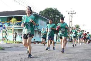 BIB: 272, 5191
                            <button type="button" onclick="openModal(5232486)" class="btn btn-primary btn-sm float-right btn-popup" data-toggle="modal" data-target=".modal-high-quality">
                        <i class="fas fa-shopping-cart"></i> Add to Cart
                    </button>
                                            <button type="button" onclick="isThisMe(5232486, true)" class="btn btn-success btn-sm float-right btn-popup btn-isme hidden" data-toggle="tooltip" data-placement="bottom" title="นี่คือรูปของคุณใช่ไหม คลิกที่นี่เพื่อเอาเข้าอัลบั้ม">
                        <i class="fas fa-plus"></i> Add to album
                    </button>
                    <button type="button" onclick="isThisMe(5232486, false)" class="btn btn-warning btn-sm float-right btn-popup btn-isnotme hidden">
                        <i class="fas fa-ban"></i> Remove from album
                    </button>